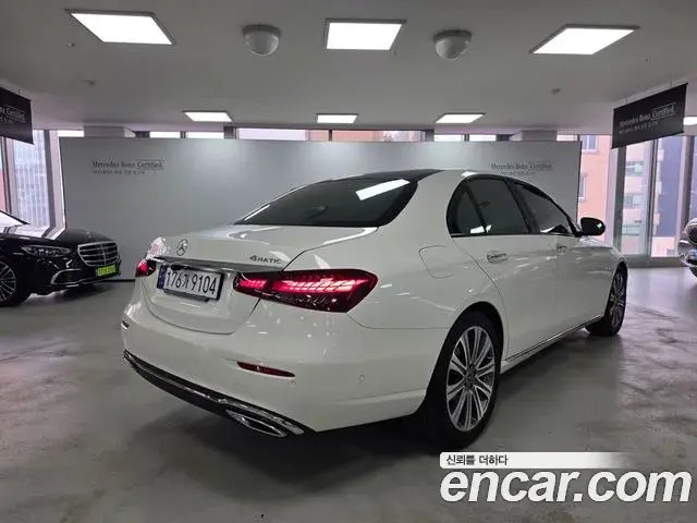 Mercedes-Benz E-Class 2020 — Photo 6/17