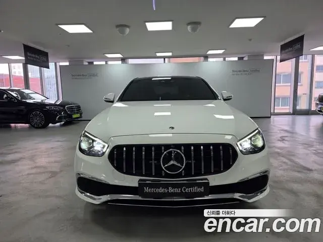 Mercedes-Benz E-Class 2020 — Photo 5/17