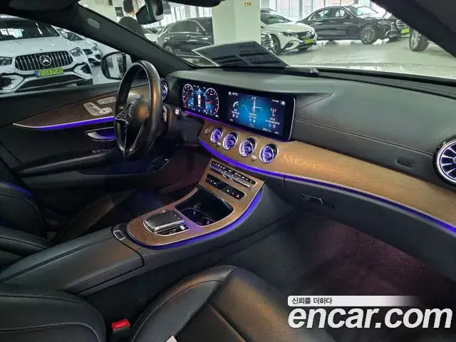 Mercedes-Benz E-Class 2020 — Photo 10/17