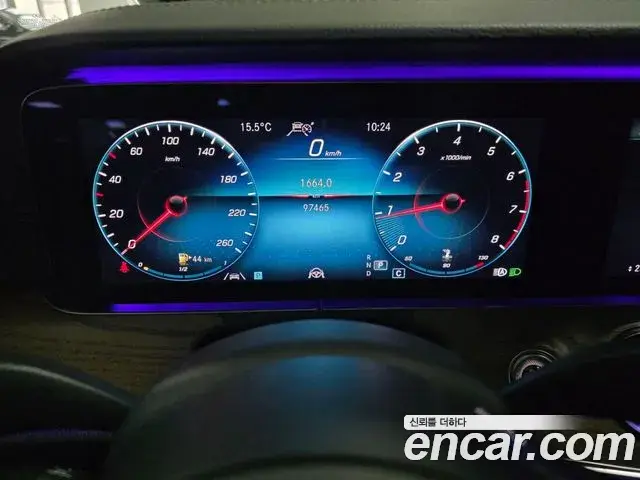 Mercedes-Benz E-Class 2020 — Photo 17/17