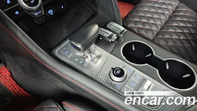Genesis G70 2020 — Photo 16/20