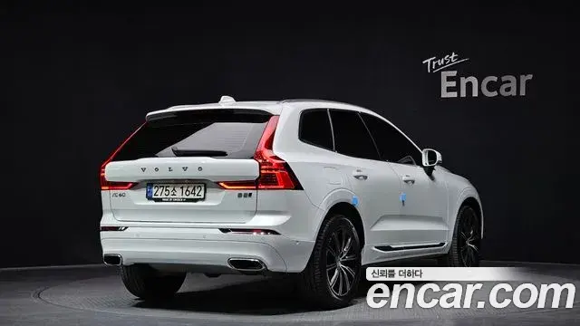 Volvo XC60 2021 — Фото 2/20