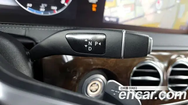 Mercedes-Benz S-Class 2018 — Şəkil 12/20