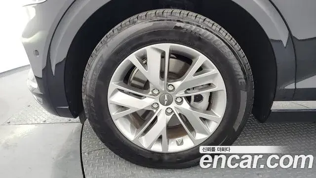 Genesis GV70 2023 — Photo 12/20