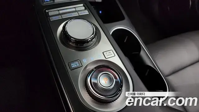 Genesis GV70 2023 — Photo 9/20