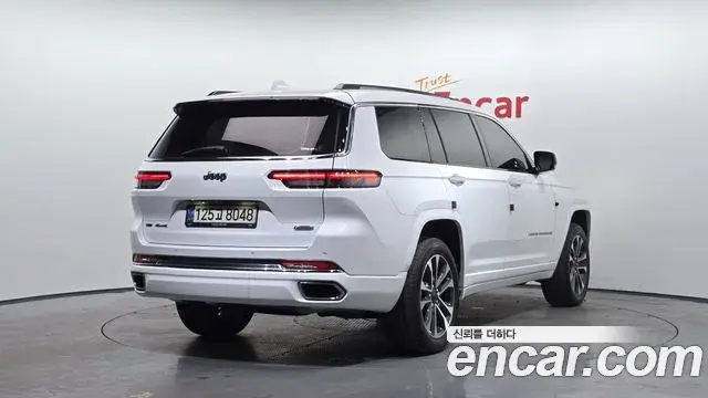 Jeep Grand Cherokee 2021 — Photo 18/20