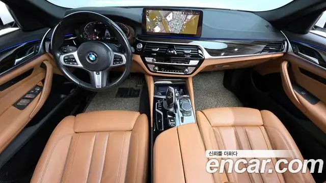 BMW 5 Series 2022 — Şəkil 17/20