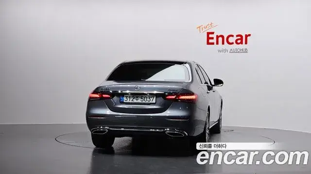 Mercedes-Benz E-Class 2021 — Фото 4/20