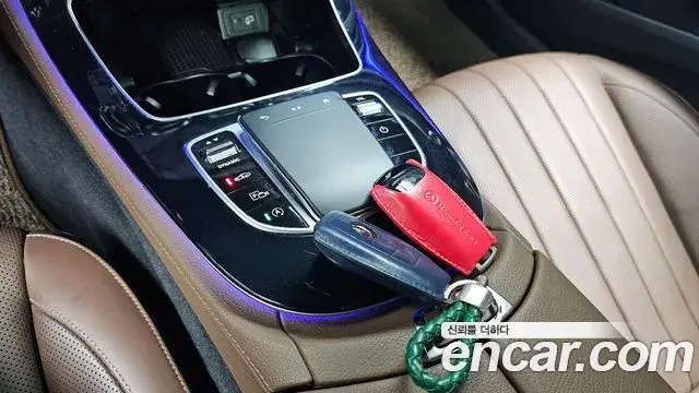 Mercedes-Benz E-Class 2021 — Фото 9/20
