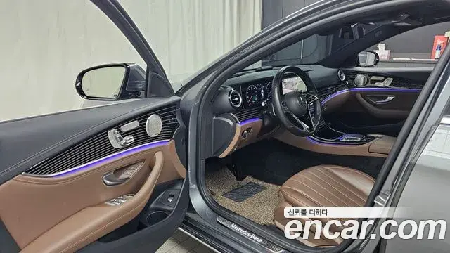 Mercedes-Benz E-Class 2021 — Фото 10/20