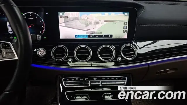 Mercedes-Benz E-Class 2021 — Фото 15/20
