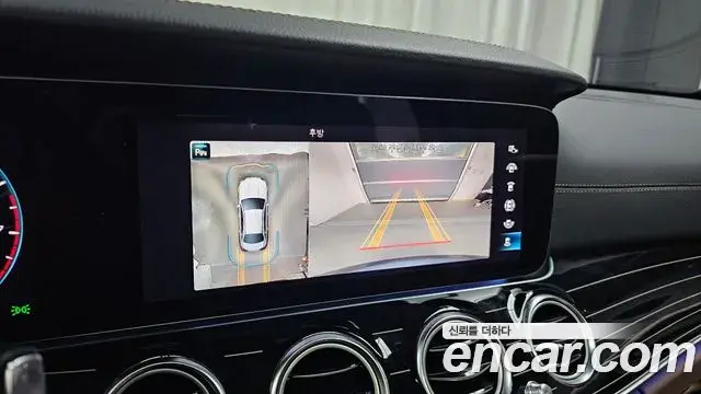 Mercedes-Benz E-Class 2021 — Фото 16/20