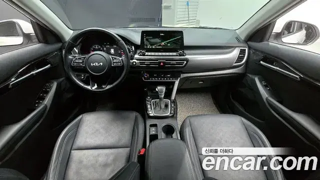 Kia Seltos 2022 — Şəkil 18/20