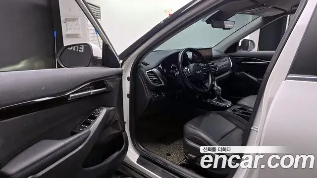 Kia Seltos 2022 — Şəkil 17/20