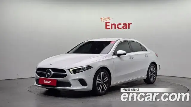 Mercedes-Benz A-Class 2021 — Şəkil 18/20