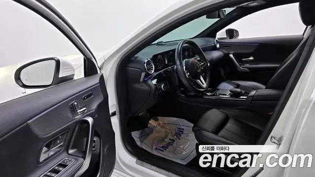 Mercedes-Benz A-Class 2021 — Şəkil 19/20