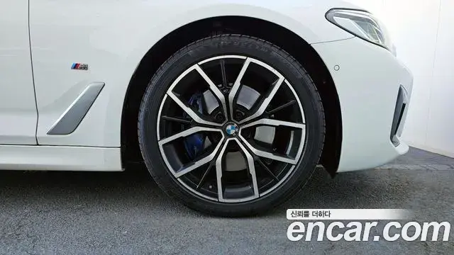 BMW 5 Series 2022 — Şəkil 1/20