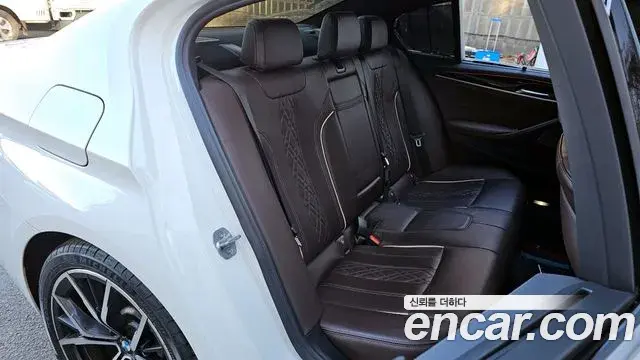 BMW 5 Series 2022 — Şəkil 20/20