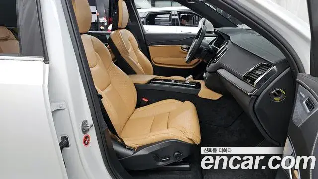 Volvo XC90 2022 — Фото 11/20
