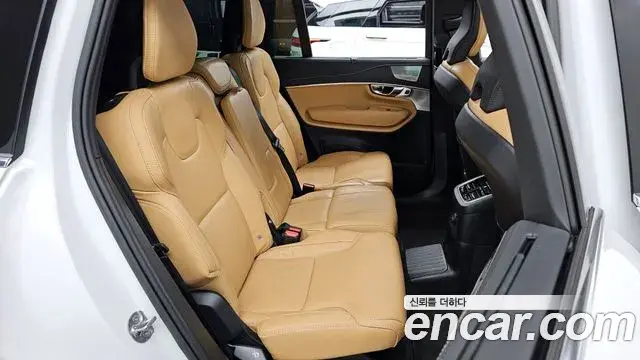 Volvo XC90 2022 — Фото 12/20