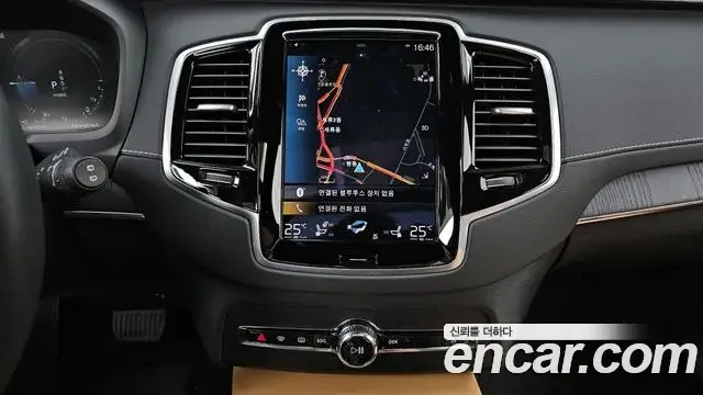 Volvo XC90 2022 — Фото 14/20