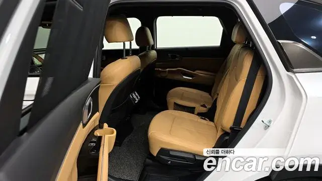 Kia Sorento 2022 — Şəkil 19/20