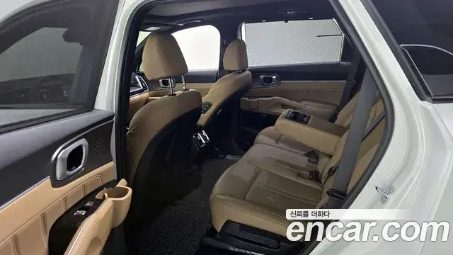 Kia Sorento 2024 — ფოტო 19/20