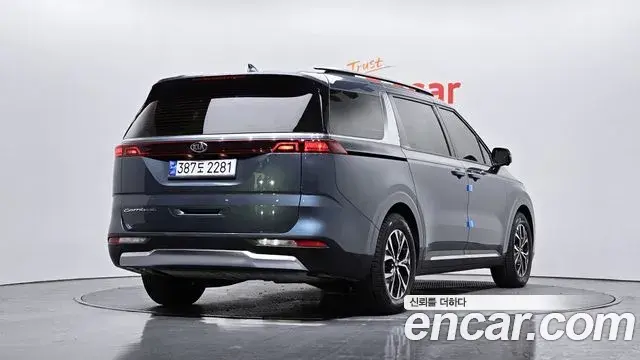 Kia Carnival 2021 — Фото 2/20
