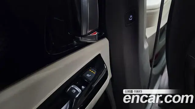 Kia Carnival 2021 — Фото 19/20