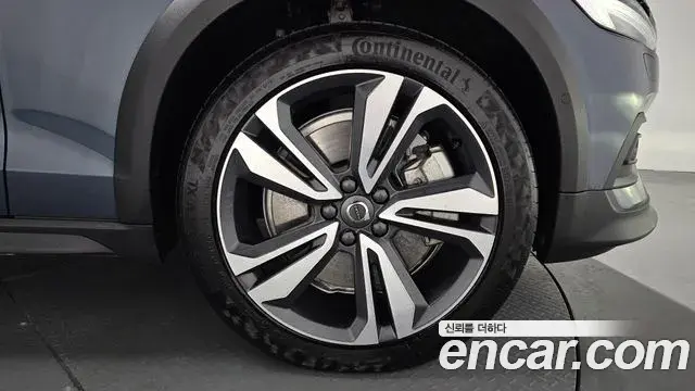 Volvo V60 Cross Country 2021 — ფოტო 17/21