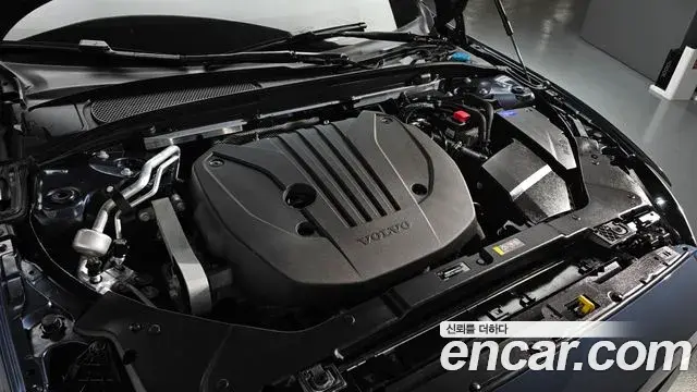 Volvo V60 Cross Country 2021 — ფოტო 4/21