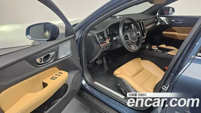 Volvo V60 Cross Country 2021 — ფოტო 6/21