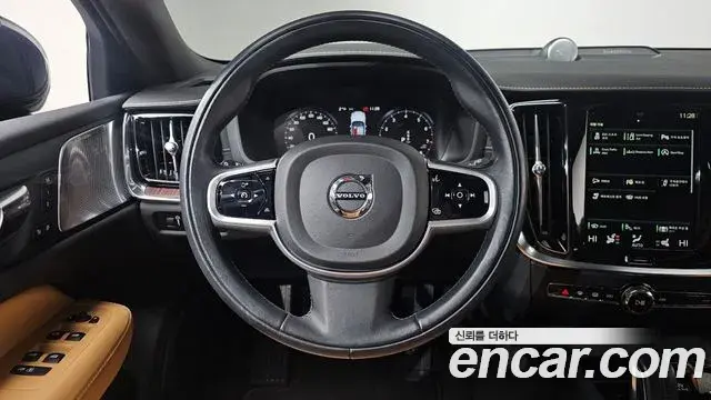 Volvo V60 Cross Country 2021 — ფოტო 15/21
