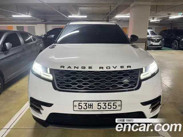 Land Rover Range Rover Velar 2018 — Photo 12/20