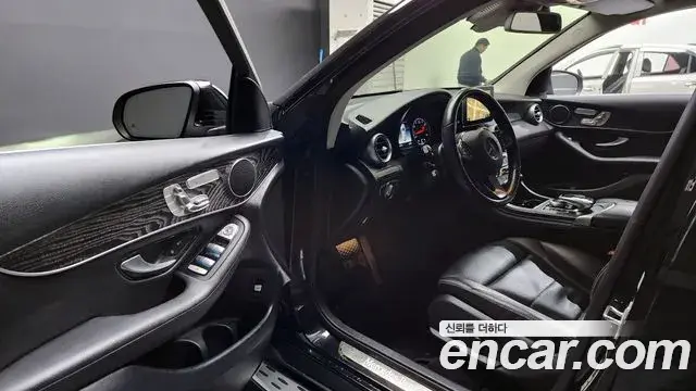 Mercedes-Benz GLC-Class 2019 — Şəkil 17/20