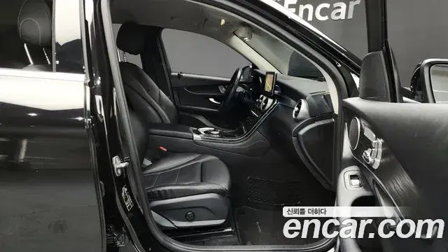 Mercedes-Benz GLC-Class 2019 — Şəkil 11/20
