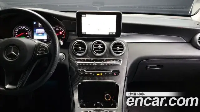 Mercedes-Benz GLC-Class 2019 — Şəkil 14/20