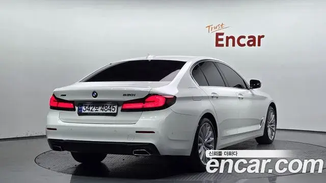 BMW 5 Series 2023 — ფოტო 1/20