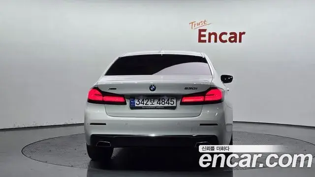 BMW 5 Series 2023 — ფოტო 20/20