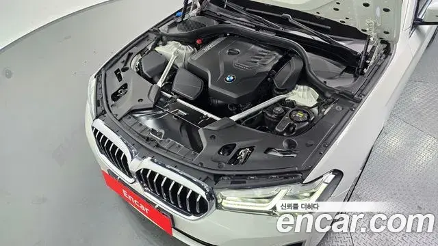 BMW 5 Series 2023 — ფოტო 5/20
