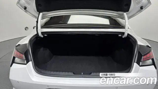 Hyundai The New Avante Hybrid 2021 — Şəkil 15/20