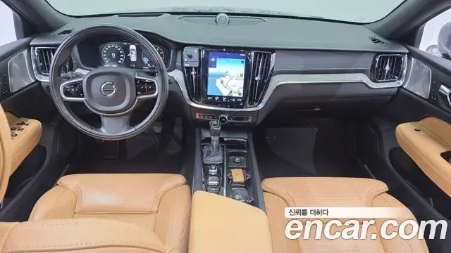 Volvo S60 2019 — ფოტო 13/20