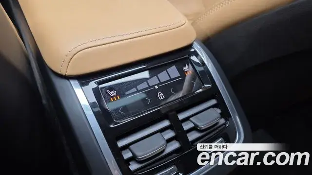 Volvo S60 2019 — ფოტო 12/20