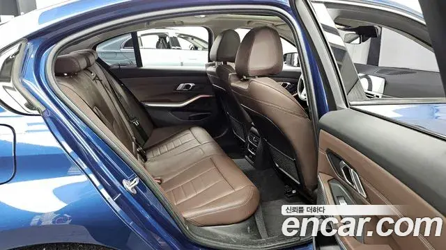 BMW 3 Series 2022 — Şəkil 9/20
