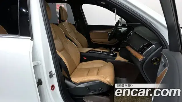Volvo XC90 2018 — ფოტო 12/20