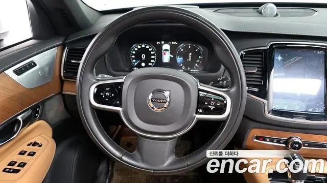 Volvo XC90 2018 — ფოტო 3/20