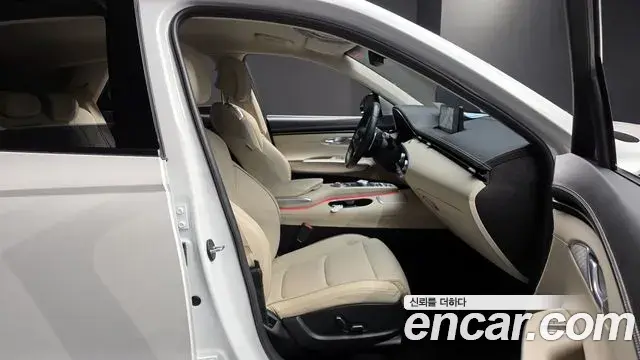 Genesis GV70 2021 — Şəkil 15/20