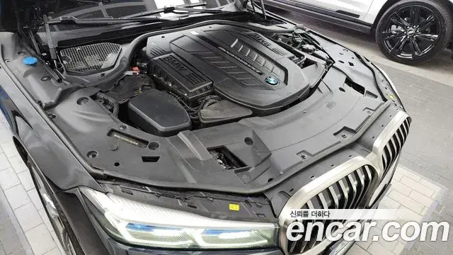 BMW 7 Series 2022 — Photo 19/20