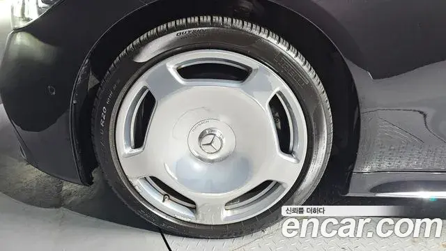 Mercedes-Benz S-Class 2023 — ფოტო 17/20