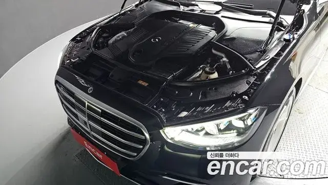 Mercedes-Benz S-Class 2023 — ფოტო 18/20